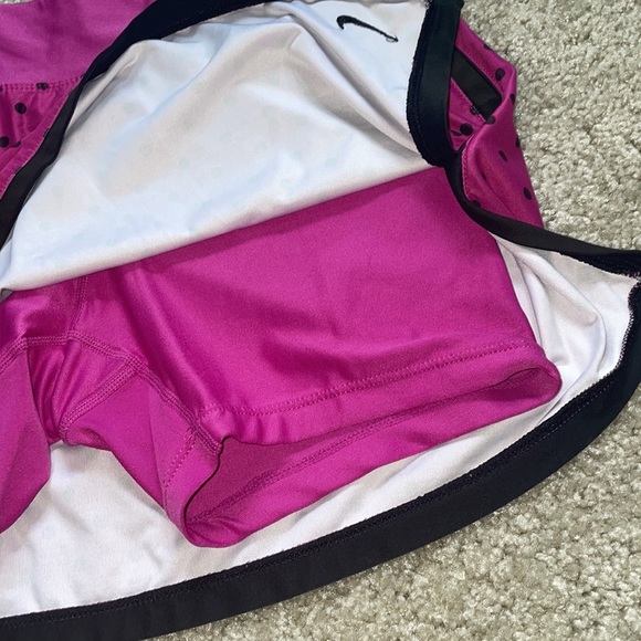 Nike Skirt! Cute Pattern. Fits like a M. - Picture 2 of 3